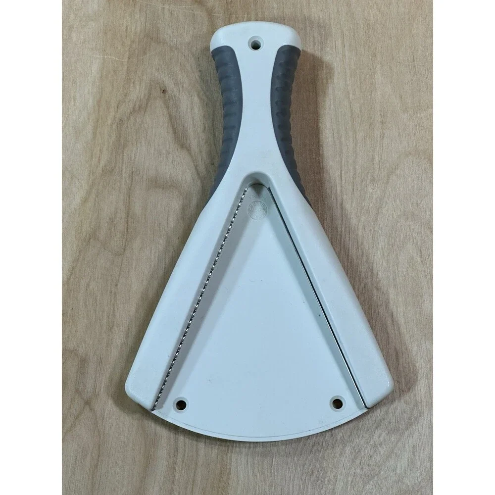 The Pampered Chef Jar Opener #2677 Hand Held Or Under Counter White 8.25” - Picture 2 of 3